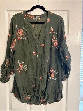 Olive Button-Front Floral Tie-Hem Shirt